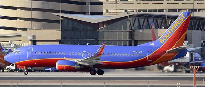 Southwest Boeing 737-3H4 N624SW, Phoenix Sky Harbor, March 1, 2015